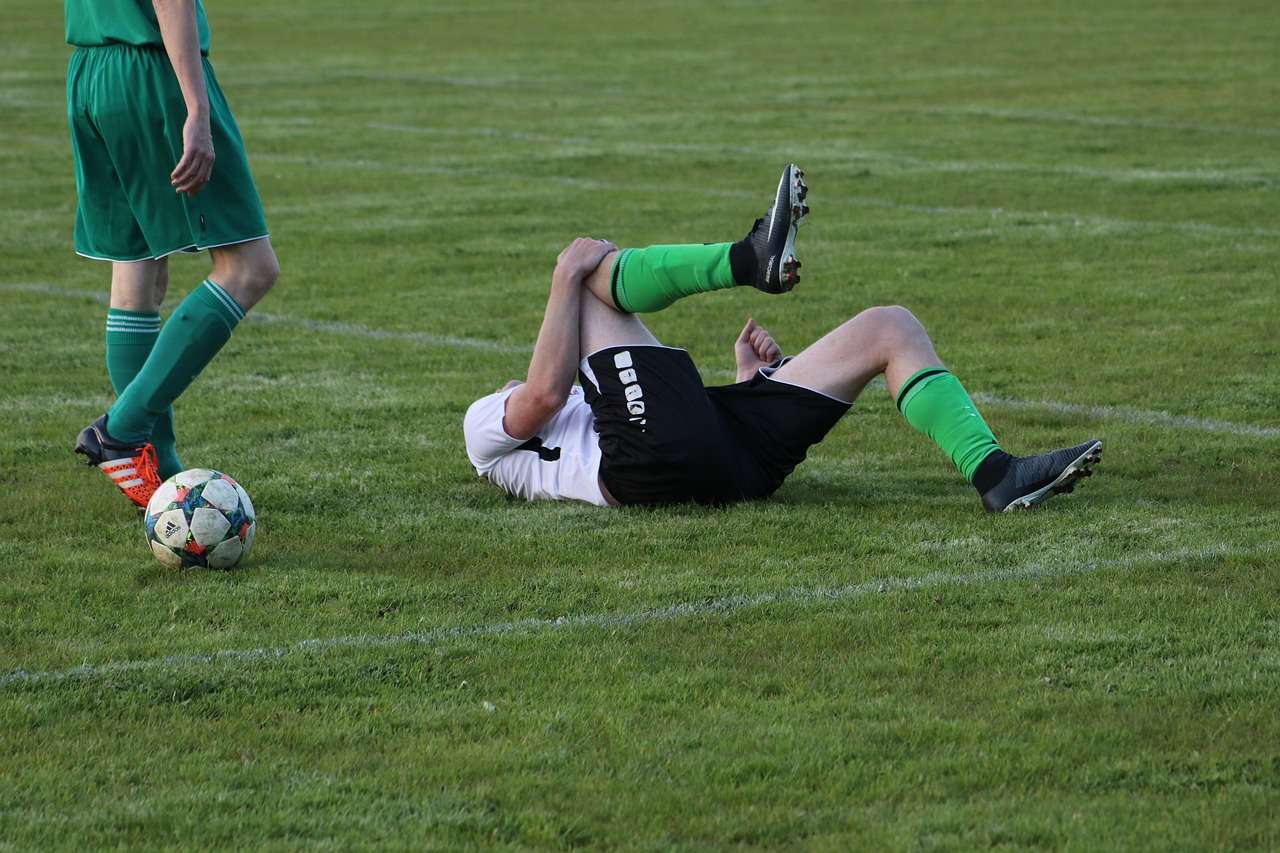 knee pain from a sports injury